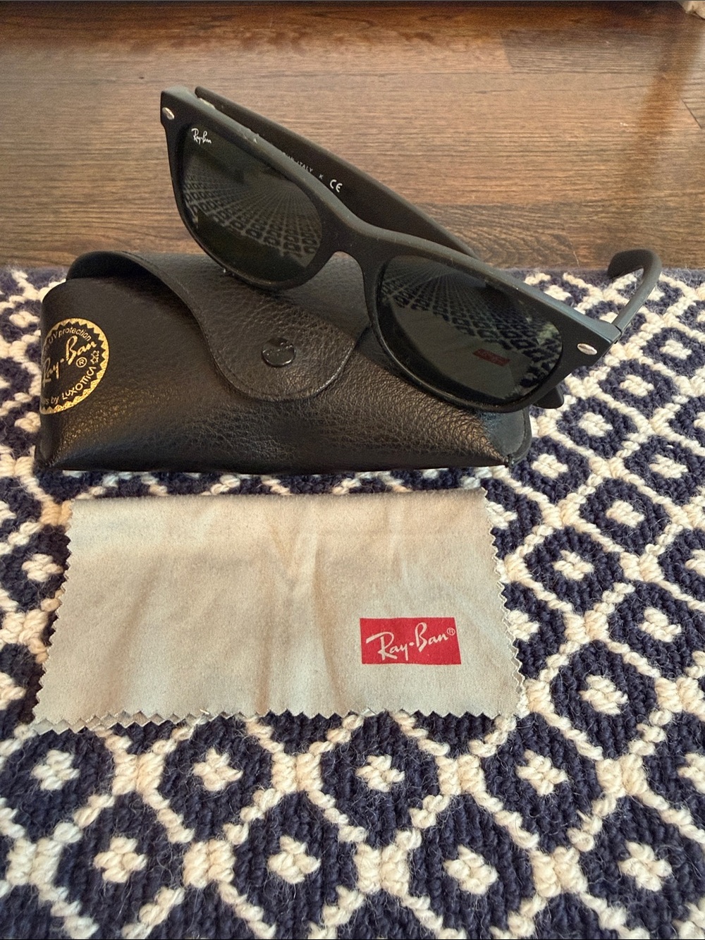 Ray-Ban New Wayfarer RB 2132 Matte Black
